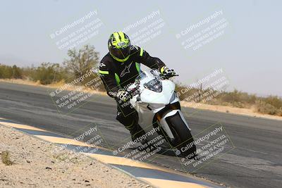 media/Mar-28-2022-Superbike Trackdays (Mon) [[b8603d0f67]]/Open Track Time/Turn 3 Inside/